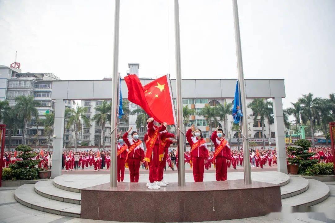 父母和自己住有哪些利与弊呢？游戏画面